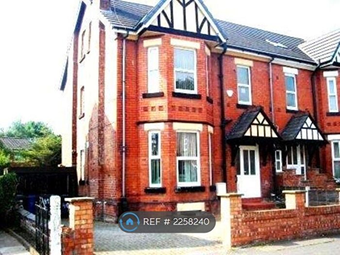 9 Bedroom Semi-Detached House To Rent In Everett Road, Manchester, M20