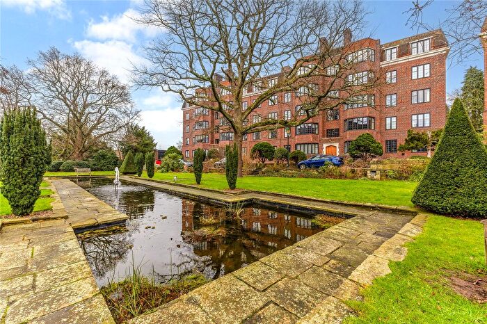 4 Bedroom Flat For Sale In Manor Fields, Putney, London, SW15