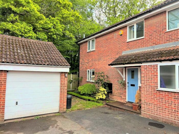 3 Bedroom Semi-Detached House To Rent In Bonningtons, Brentwood, Essex, CM13
