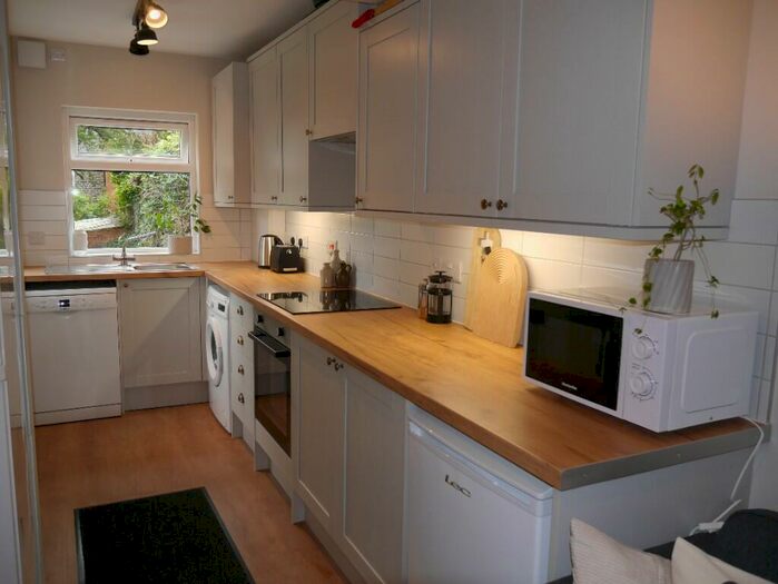 5 Bedroom Terraced House To Rent In Burns Road, Crookesmoor - Bed Student House - £ Pppw Including Bills. Available St July, S6