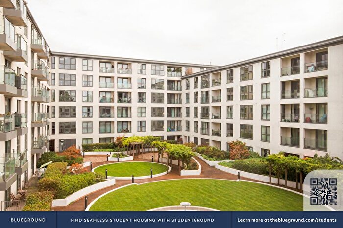 3 Bedroom Flat To Rent In King's Cross, London, N1