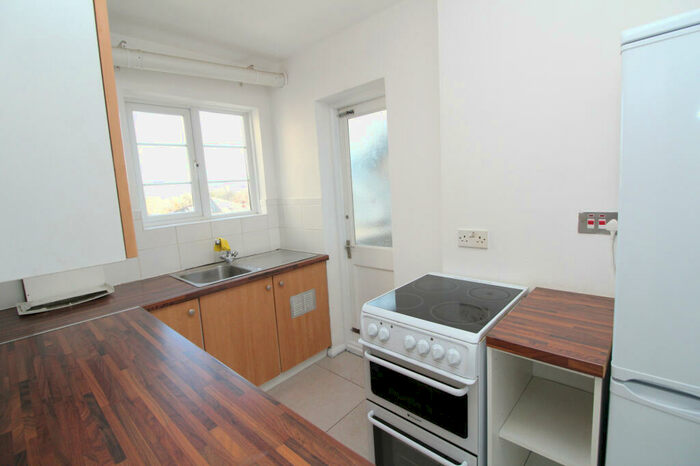 2 Bedroom Flat To Rent In Grove Court, Oakfield Road, Penge, SE20