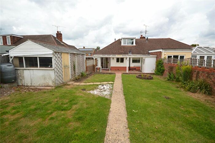 2 Bedroom Bungalow For Sale In Emerald Road, Luton, Bedfordshire, LU4