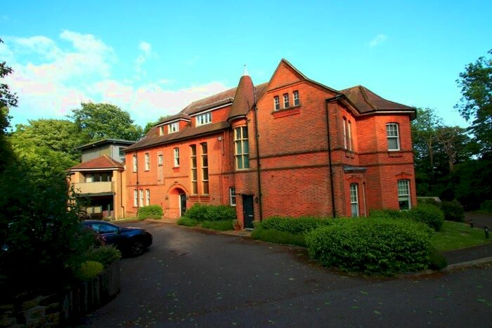 2 Bedroom Flat To Rent In Grange Road, Hastings, TN34