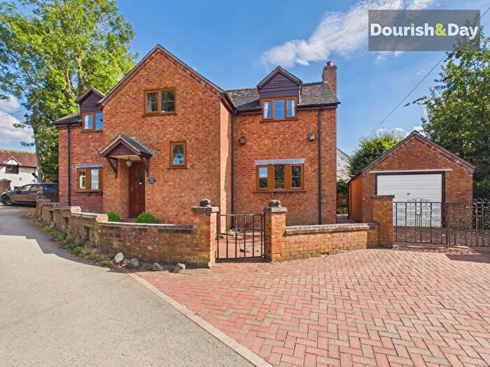 3 Bedroom Detached House For Sale In Cox Bank, Crewe, CW3