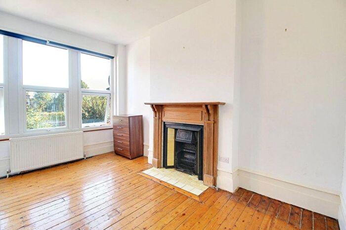 2 Bedroom Flat To Rent In Muswell Road, Muswell Hill, London, N10