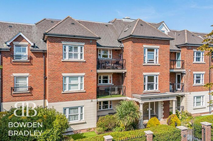 2 Bedroom Apartment For Sale In Manor Road, Montpellier House, IG7