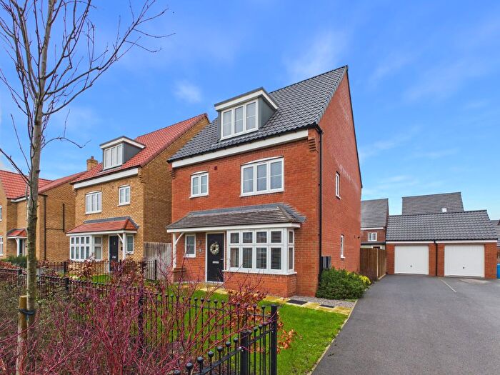4 Bedroom Detached House For Sale In Hamlet Grove, Beverley, HU17