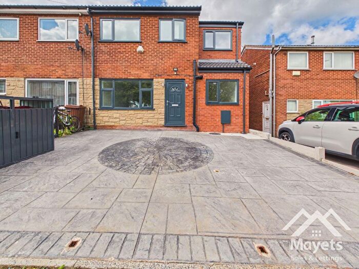 5 Bedroom Semi Detached House For Sale In Audley Lane, Blackburn. Lancs., BB1