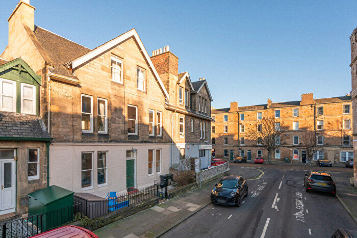 3 Bedroom Flat For Sale In / Balfour Street, Edinburgh, EH6