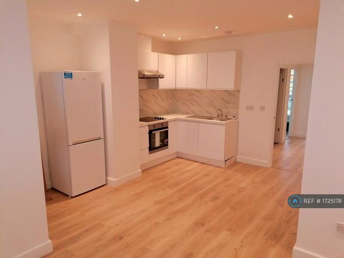 2 Bedroom Flat To Rent In Kingsland Road, London, E8