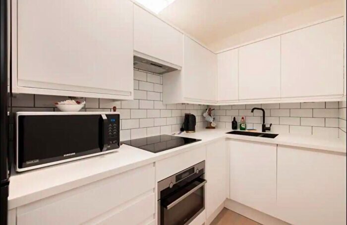 1 Bedroom Flat To Rent In Warwick Road, London, SW5