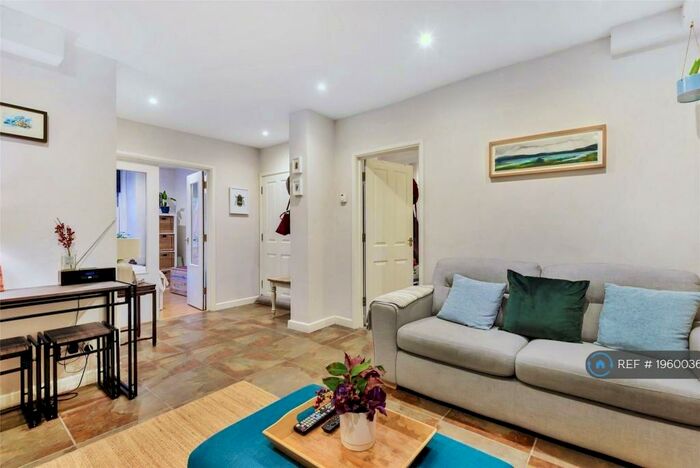 2 Bedroom Flat To Rent In Basement, Bath, BA1