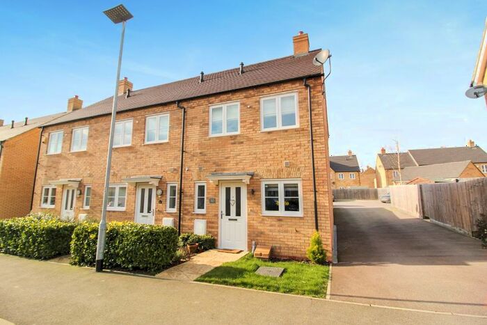 2 Bedroom End Of Terrace House To Rent In Markham Rise, Bedford, MK41