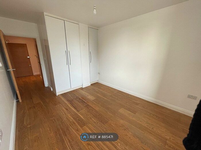 1 Bedroom Flat To Rent In Woolwich House, London, N14
