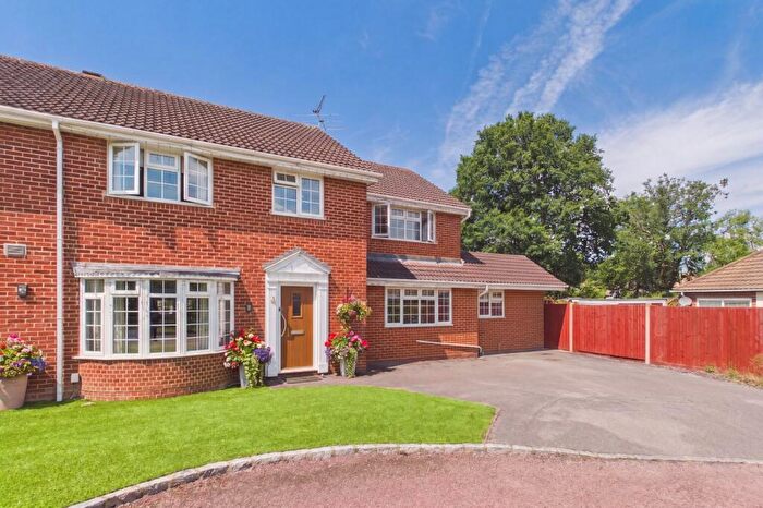 4 Bedroom Semi-Detached House For Sale In Fieldway, Winnersh, Wokingham, Berkshire, RG41