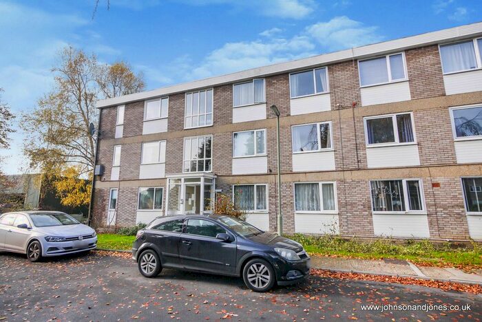 2 Bedroom Flat To Rent In Langton Close, Addlestone, KT15