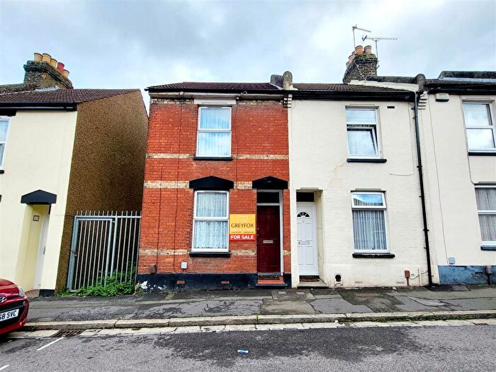 2 Bedroom End Of Terrace House To Rent In Catherine Street, Rochester, ME1