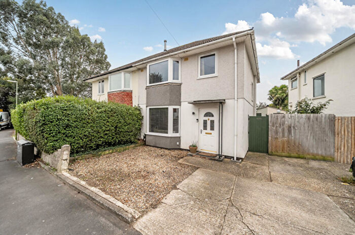 3 Bedroom Semi-Detached House For Sale In Beauchamp Avenue, Gosport, Hampshire, PO13