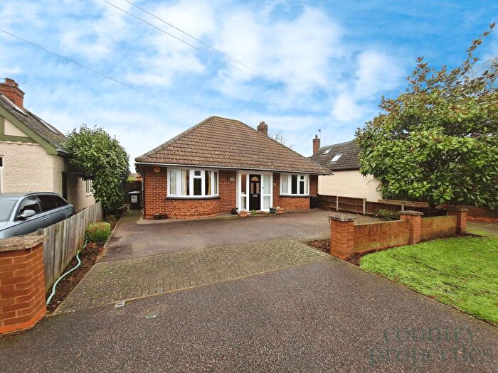3 Bedroom Detached Bungalow For Sale In St Neots Road, Sandy, SG19