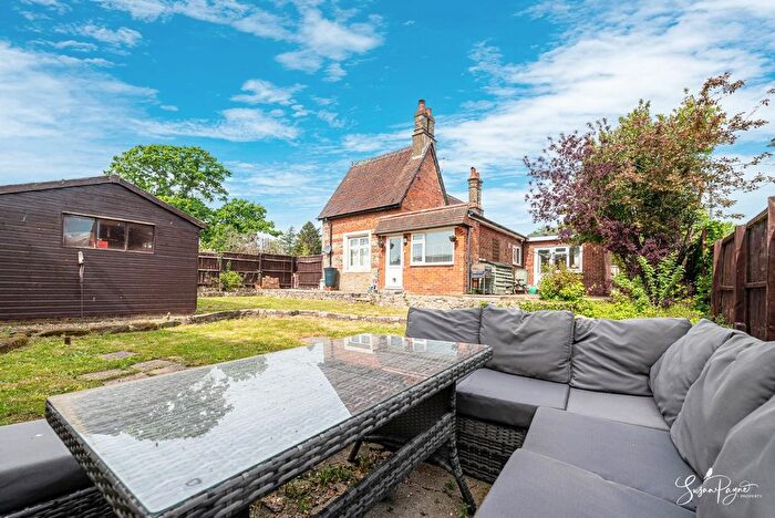 4 Bedroom Detached House For Sale In Station Road, Wootton Bridge, Ryde, PO33