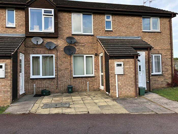 2 Bedroom Flat To Rent In Tunwell Lane, Corby, NN17