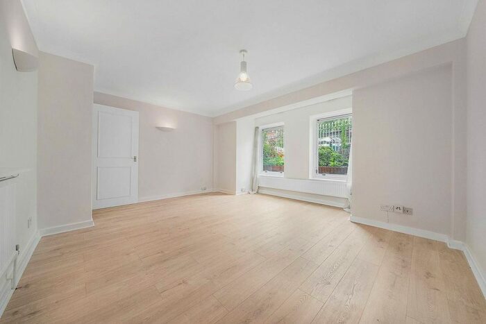 1 Bedroom Flat To Rent In Upper Richmond Road, West Putney, London, SW15