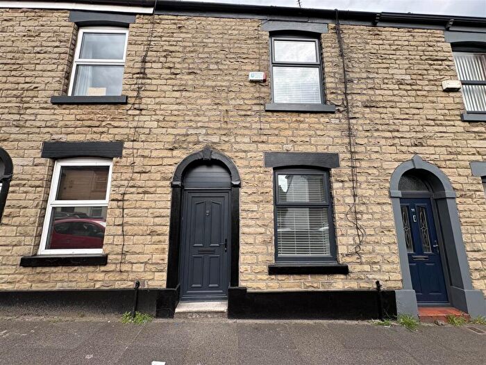 2 Bedroom House To Rent In Ridge Hill Lane, Stalybridge, SK15