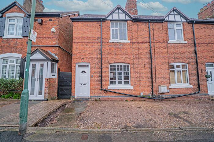 3 Bedroom End Of Terrace House For Sale In Poplar Road, Dorridge, B93