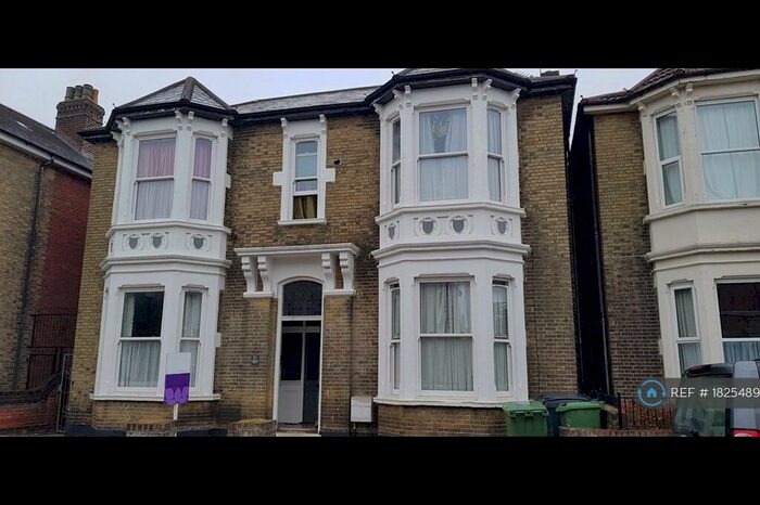 Studio To Rent In St Edwards Road, Southsea, PO5