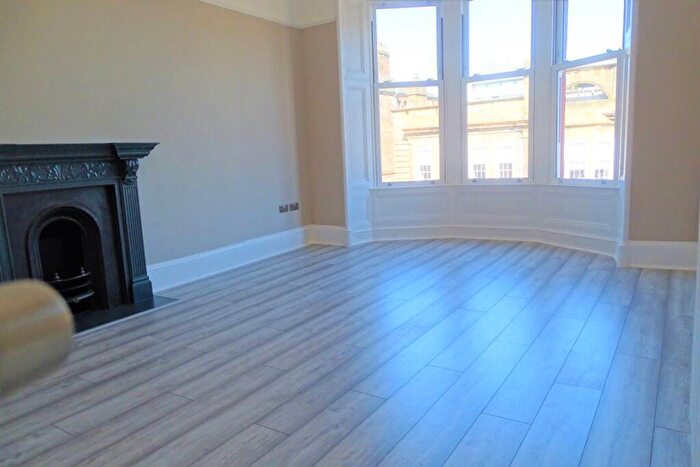 2 Bedroom Flat To Rent In Stunning Bed @ Highburgh Rd, G12