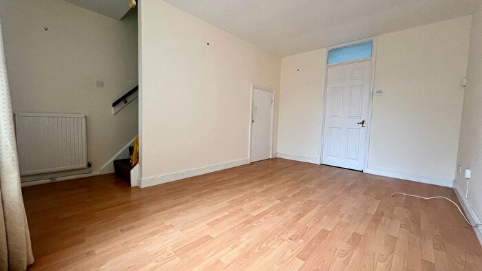 2 Bedroom End Of Terrace House To Rent In Forester Close, Swindon, SN3