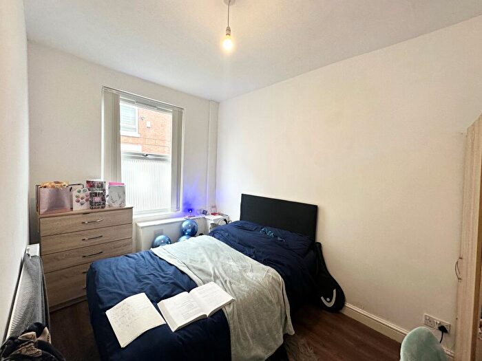 4 Bedroom House To Rent In Cloister Street, Nottingham, NG7