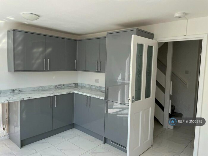 4 Bedroom End Of Terrace House To Rent In Wallbrae Road, Cumbernauld, Glasgow, G67