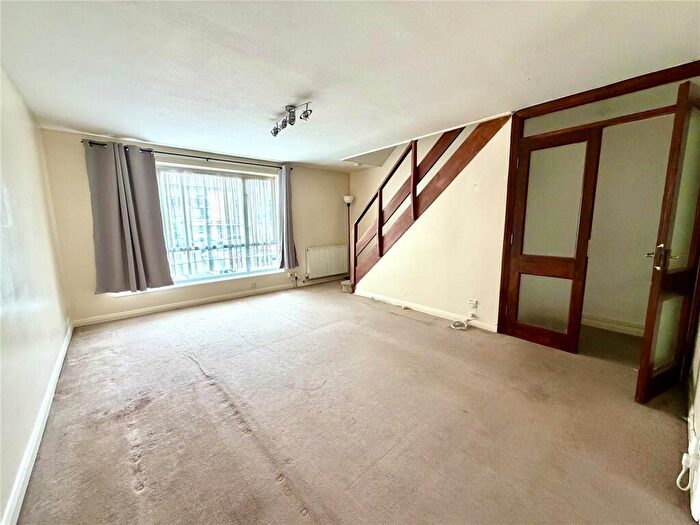 2 Bedroom Apartment To Rent In Albion Road, Sutton, Surrey, SM2