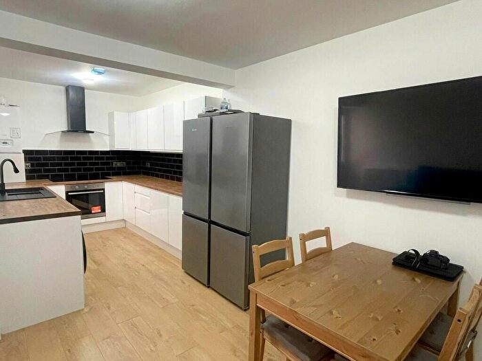 6 Bedroom Terraced House To Rent In Holt Road, Liverpool, L7