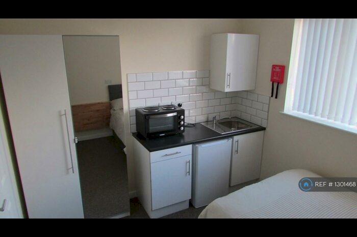 Studio To Rent In Room, Coventry, CV3