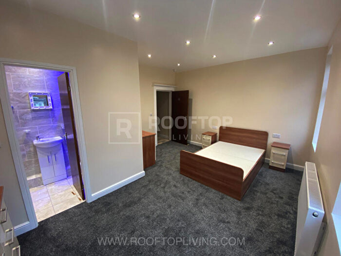 8 Bedroom House To Rent In St. Michaels Villas, Leeds, LS6