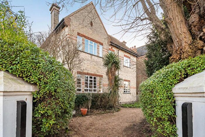 3 Bedroom Flat For Sale In Hayne Road, Beckenham, Kent, BR3