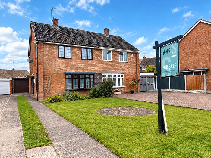 3 Bedroom Semi-Detached House For Sale In Cottage Lane, Fordhouses, Wolverhampton, WV10