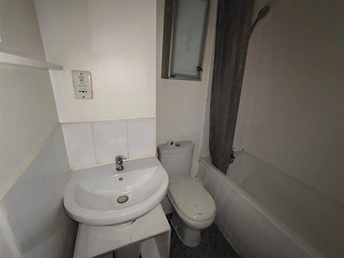 1 Bedroom Flat For Sale In Manor Row, Bradford, BD1