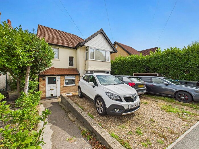 1 Bedroom Flat To Rent In Woodcote Grove Road, Coulsdon, CR5