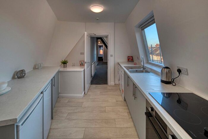 2 Bedroom Flat To Rent In - New Station Rd, Fishponds, Bristol, Bristol, BS16