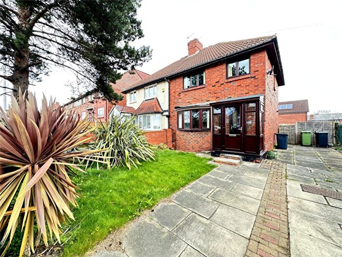 3 Bedroom Semi Detached House To Rent In Scott Hall Road, Leeds, West Yorkshire, LS7