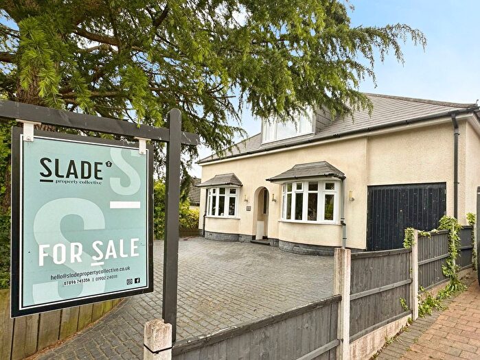 4 Bedroom Bungalow For Sale In Castlecroft Road, Castlecroft, Wolverhampton, WV3