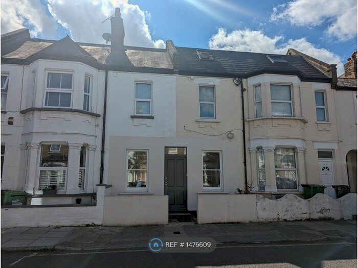 1 Bedroom Maisonette To Rent In Gayford Road, London, W12