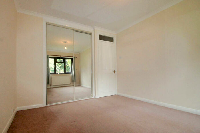 1 Bedroom Apartment To Rent In Beechwood Court, Sutton, SM2