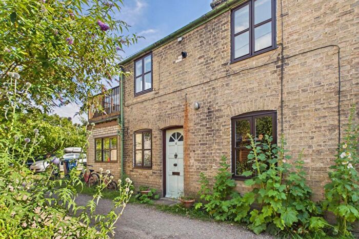 2 Bedroom End Of Terrace House For Sale In North Cottages, Trumpington Road, Cambridge, CB2