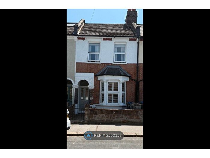 3 Bedroom Terraced House To Rent In Belmont Road, London, SE25