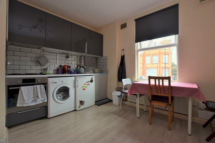 2 Bedroom Flat To Rent In Camberwell Church Street London, SE5